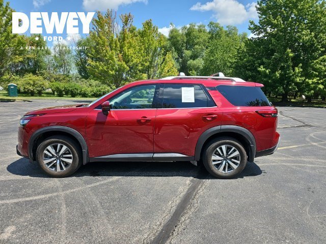 2024 Nissan Pathfinder SL