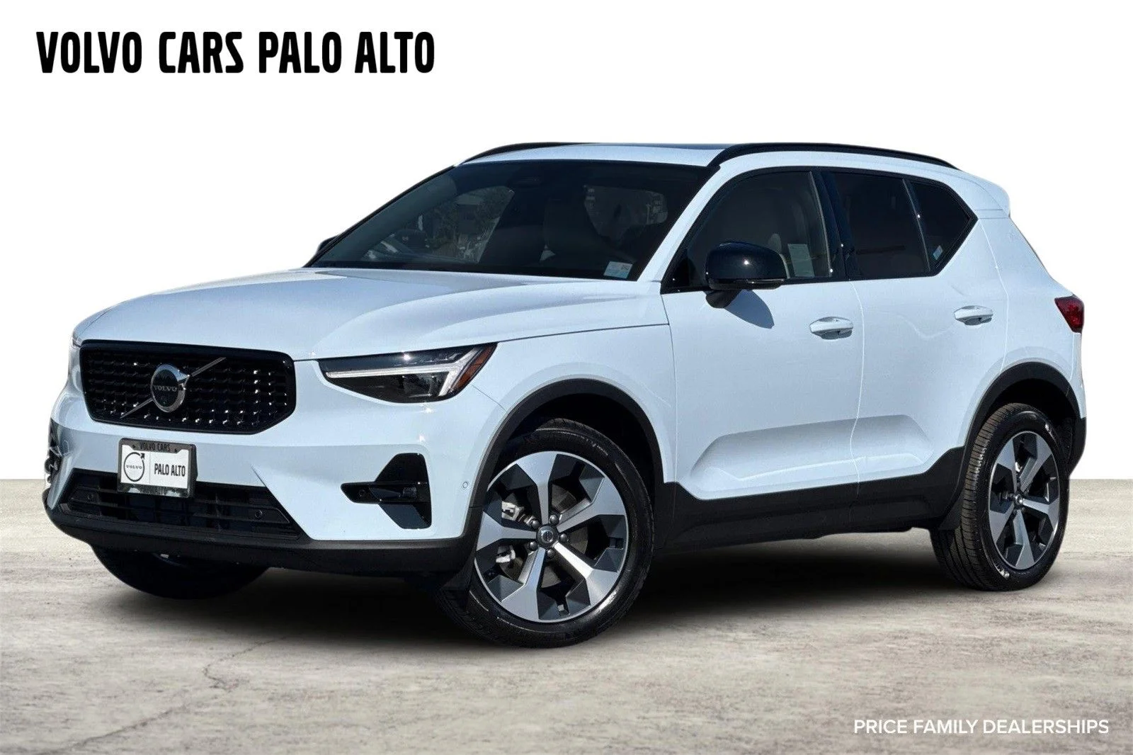 2026 Volvo XC40 B5 Plus Dark AWD's photo