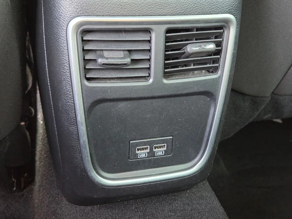Used 2023 Silver Dodge SXT image 16