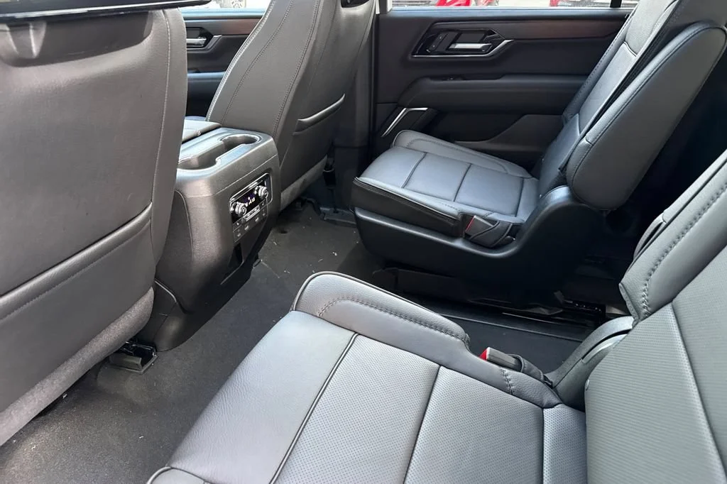 2026 GMC Yukon XL Denali - Photo 9