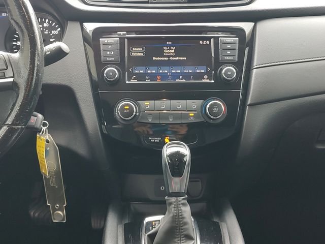 Used 2020 White Nissan S image 13