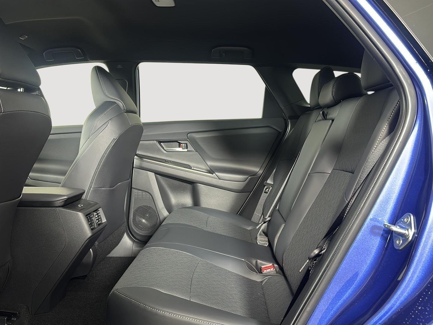 New 2026 DAYBREAK BLUE PEARL Subaru Premium image 17