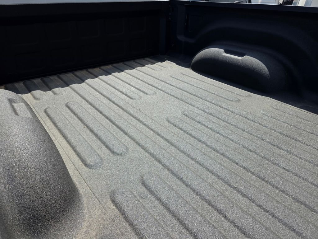 New 2026 Bright White Clear-Coat Exterior Paint RAM Laramie image 12