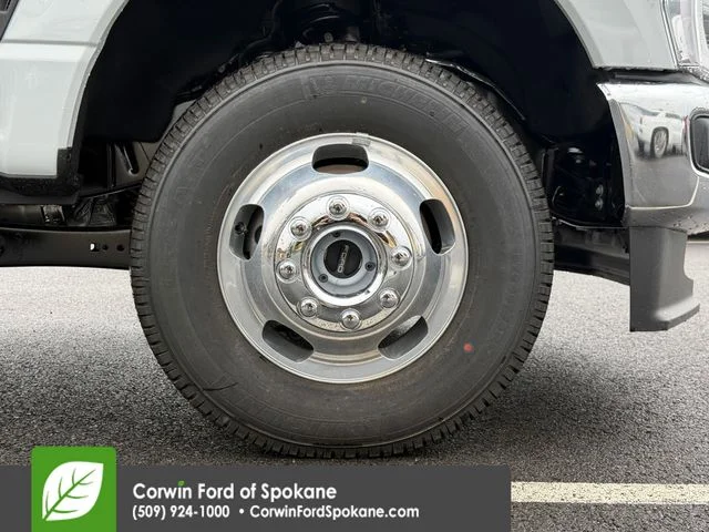 New 2026 Avalanche Ford XLT image 9