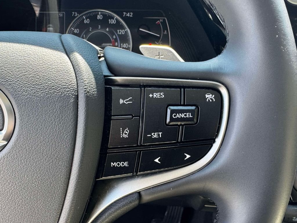 Used 2023 White Lexus 350 image 20