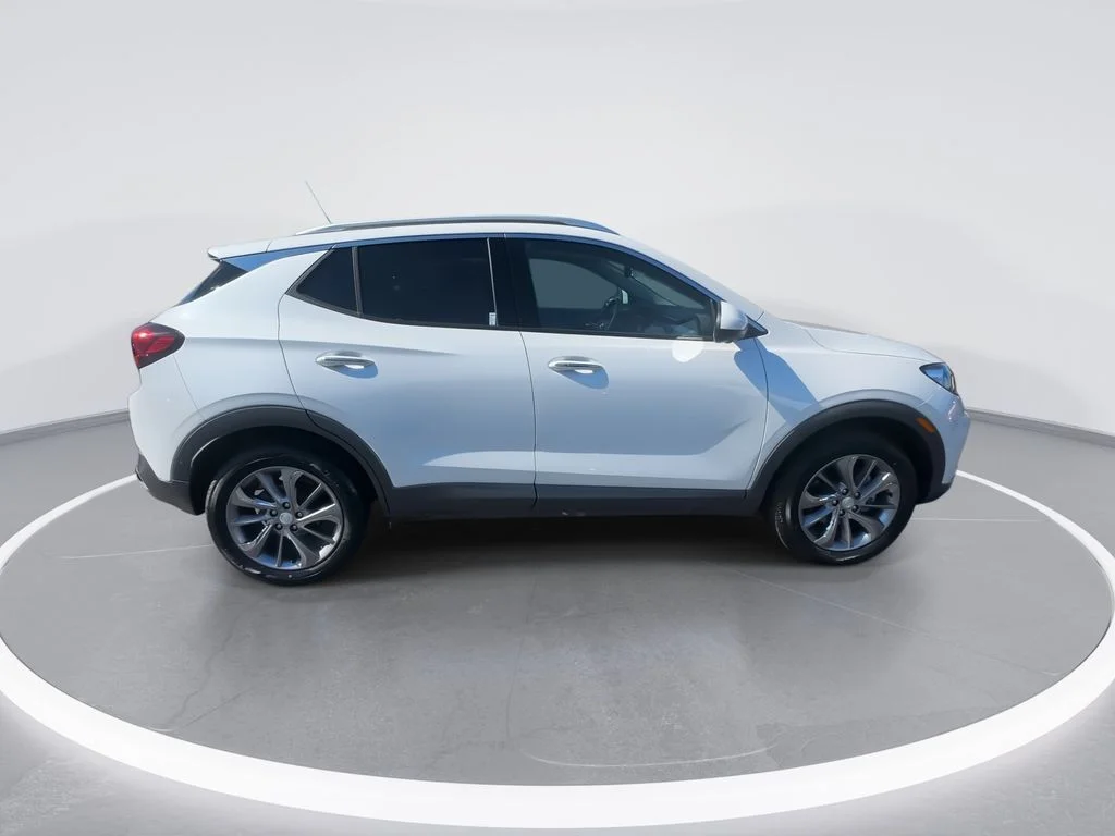 Used 2023 White Buick Essence image 9