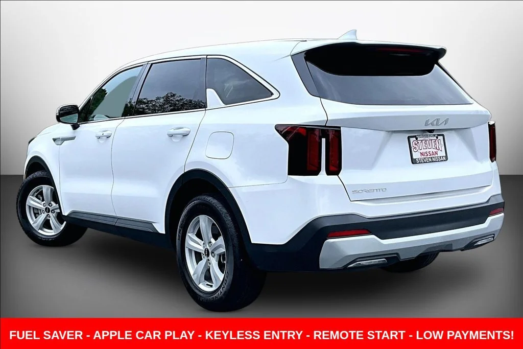 Used 2024 White Kia LX image 4