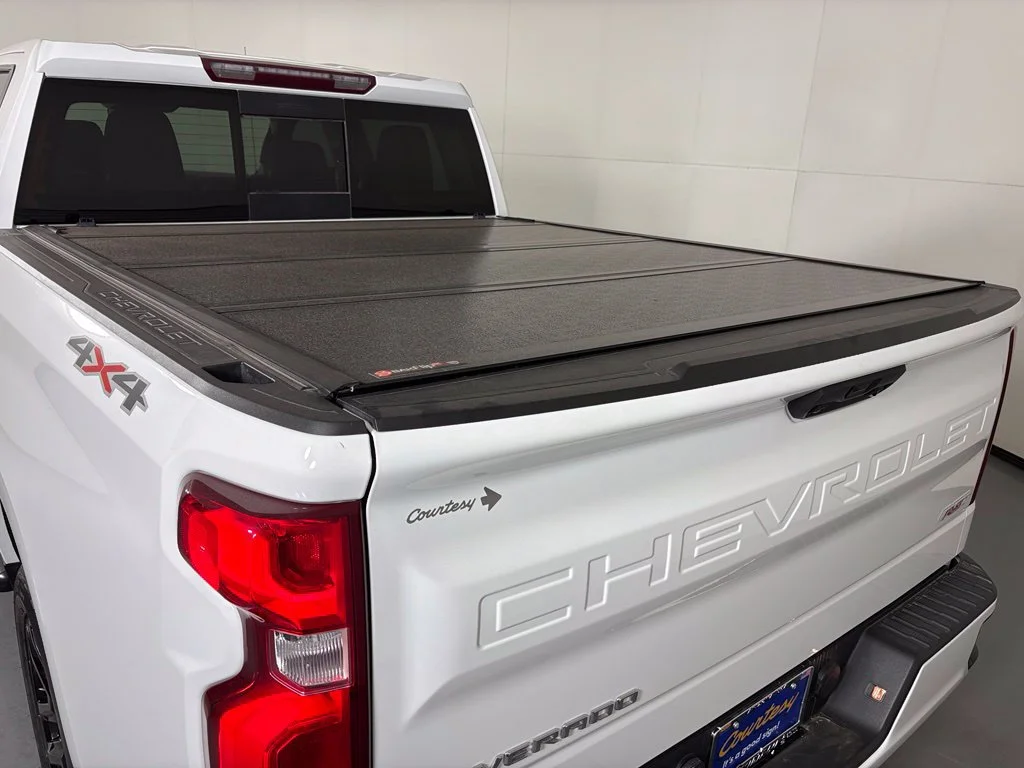 Used 2023 SUMMIT WHITE Chevrolet RST image 37