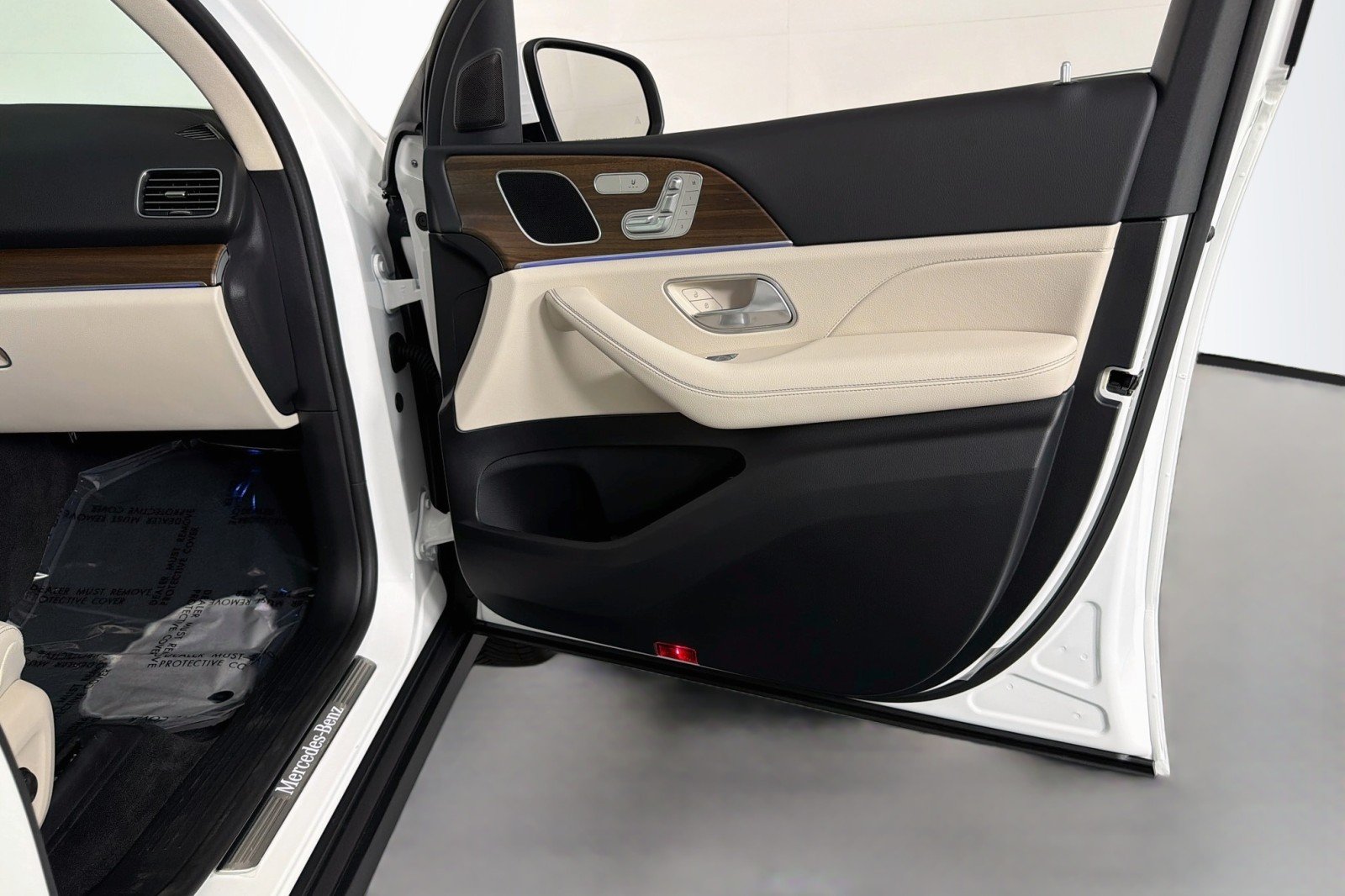 New 2026 Polar White Mercedes-Benz GLE 350 4MATIC® SUV image 23