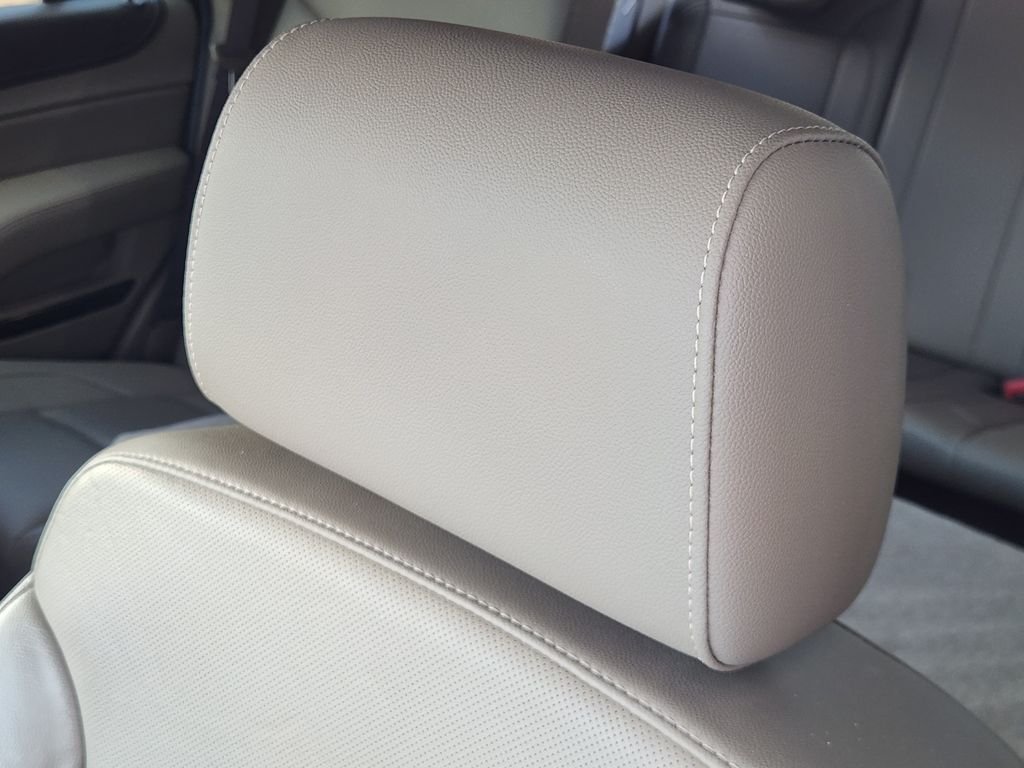 Used 2019 Pepperdust Metallic GMC SLT image 25