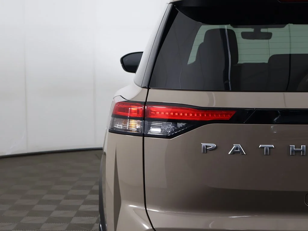 Used 2023 Beige Nissan Platinum image 21
