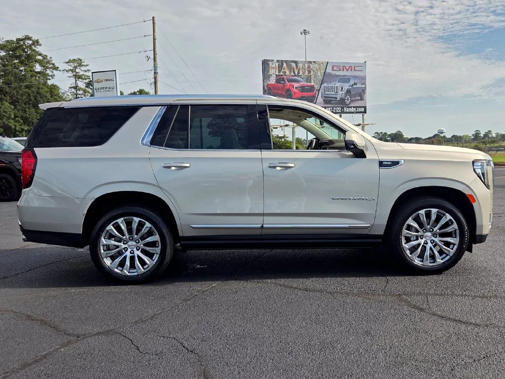Used 2022 PEARL BEIGE METALLIC GMC Denali image 17