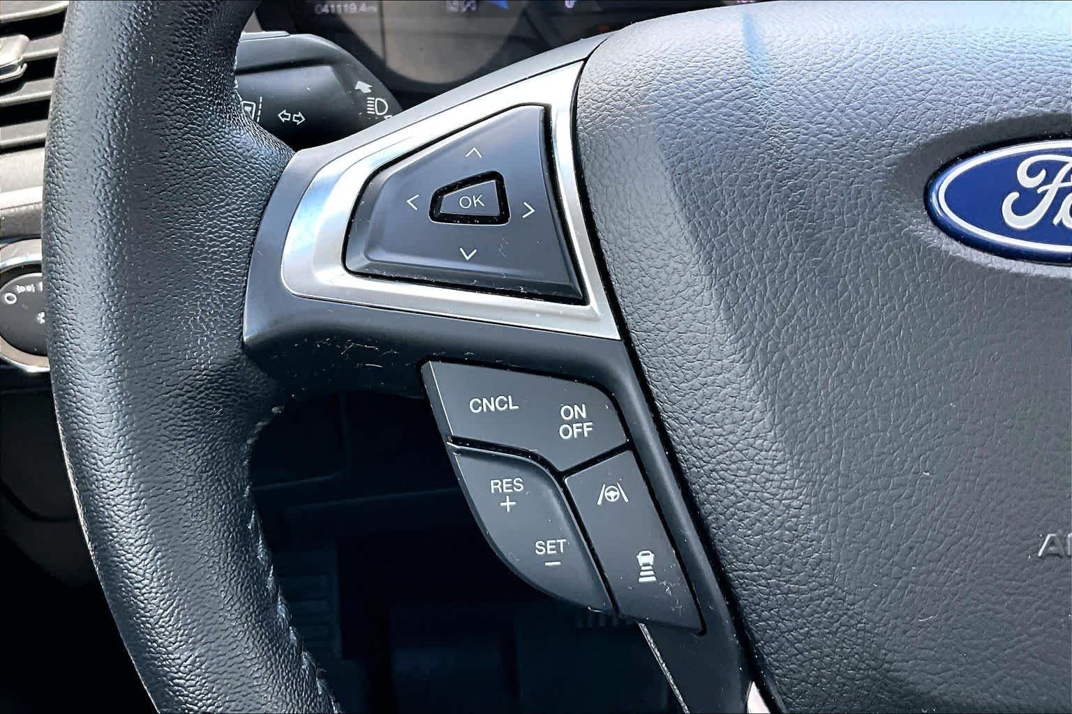 Used 2022 Iconic Silver Metallic Ford SEL image 22
