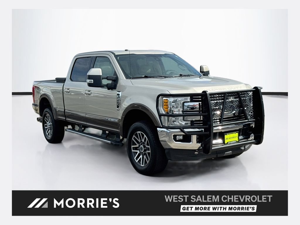 Used 2017  Ford Lariat image 1
