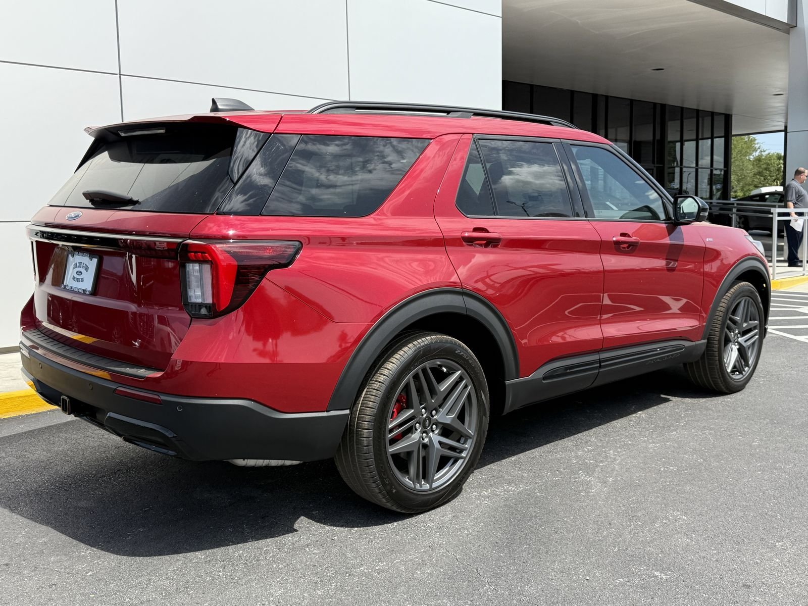 New 2026 Rapid Red Metallic Tinted Clearcoat Ford ST-Line image 4