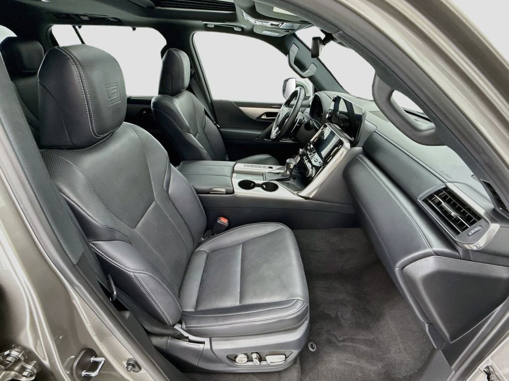 Used 2023 Silver Lexus 600 F SPORT image 18
