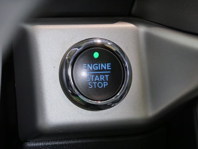 Certified Used 2022 Black Ford XLT image 31