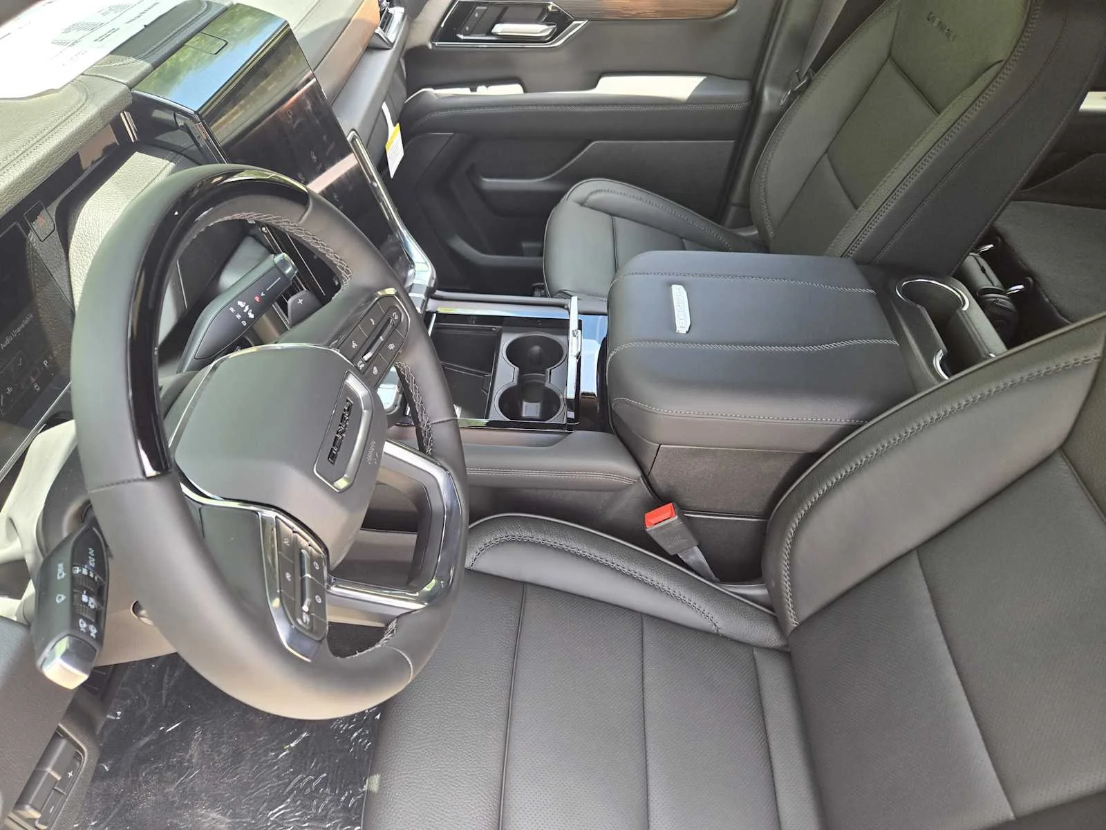 2026 GMC Yukon XL Denali - Photo 8