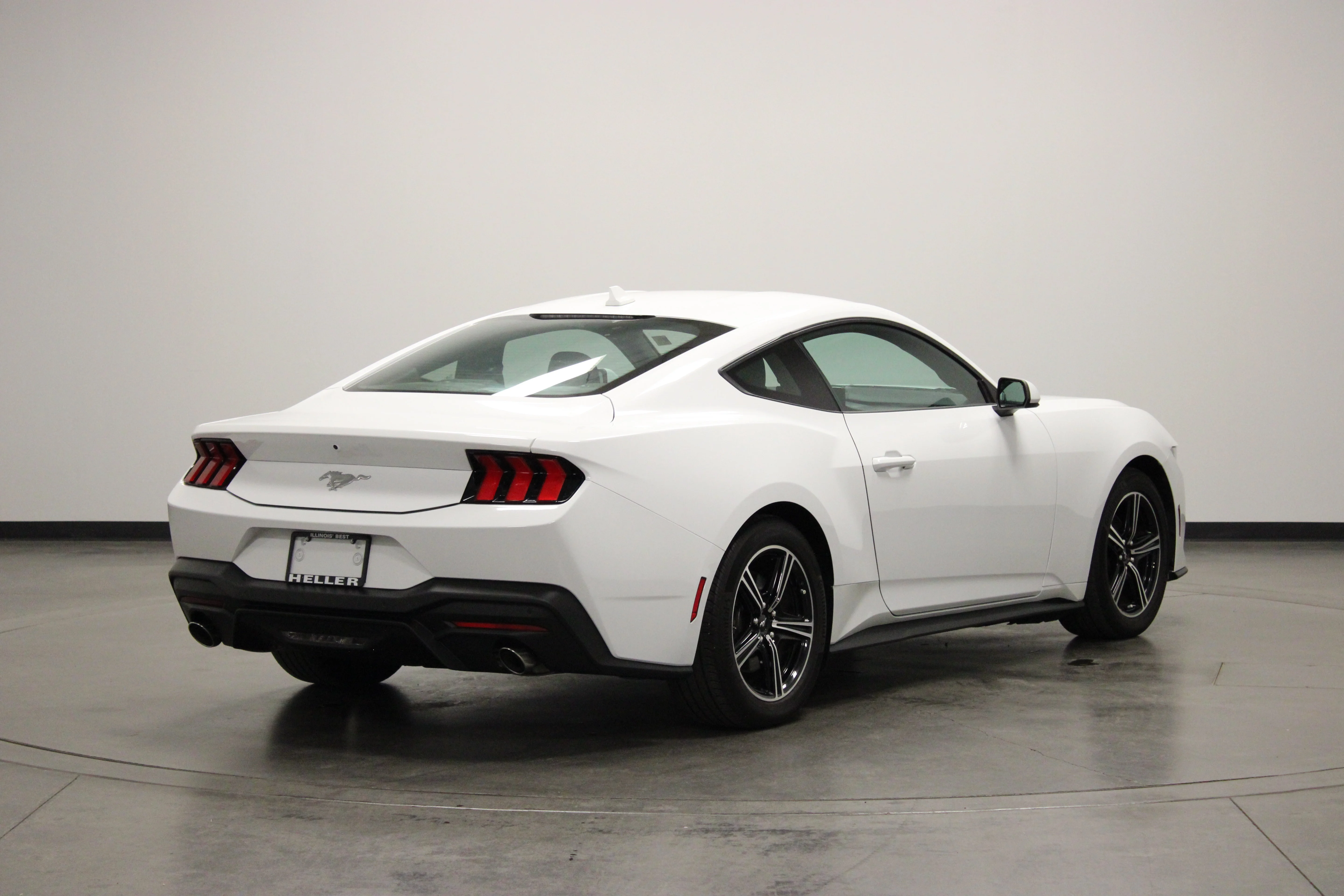 Used 2024 Oxford White Ford EcoBoost image 8