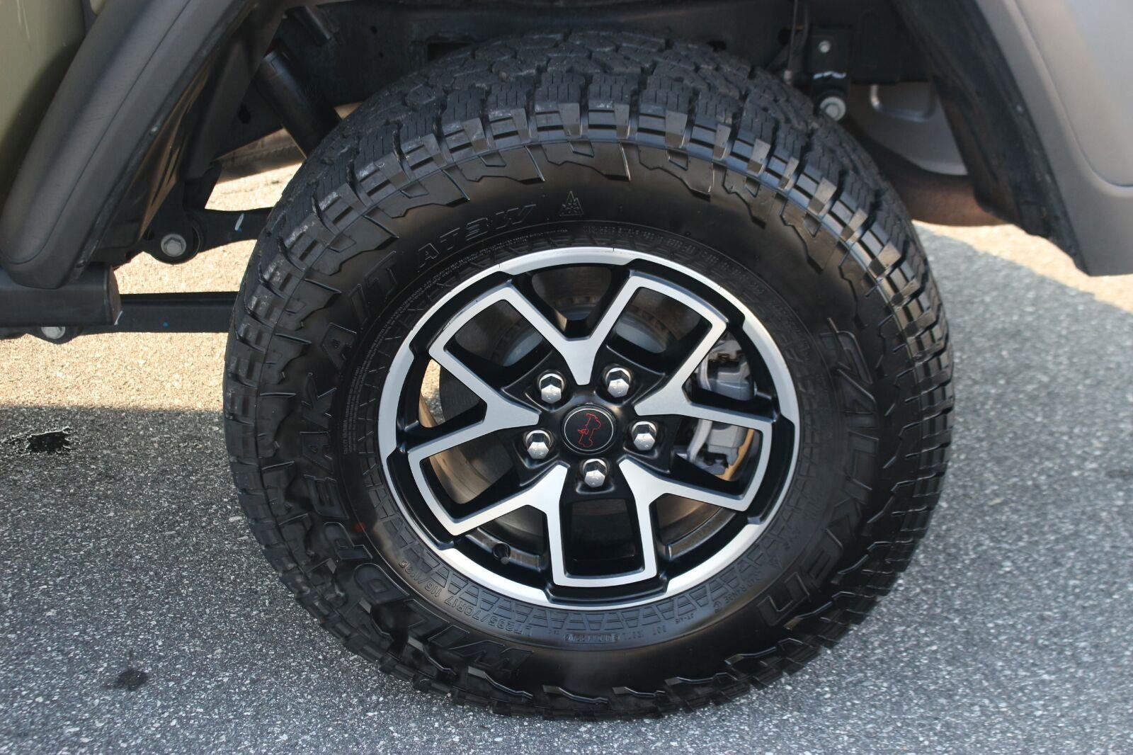 Used 2025 Green Jeep Rubicon image 39