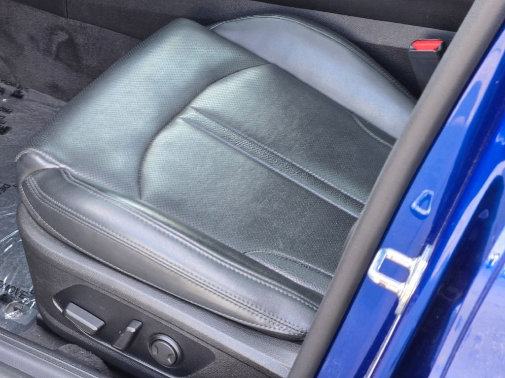 Used 2021 Sapphire Blue Kia EX image 20