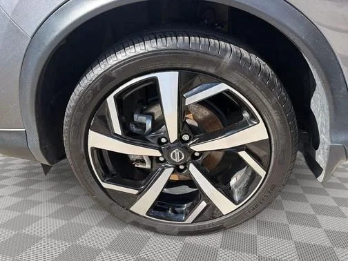 Certified Used 2022 Gray Nissan SL image 14