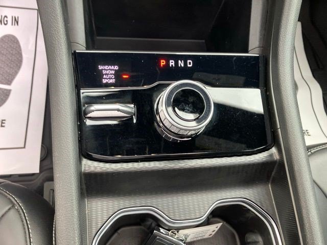 Used 2025 Diamond Black Crystal Pearlcoat Jeep Limited image 17