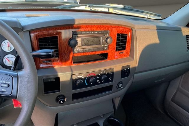Used 2006 Red Dodge SLT image 6