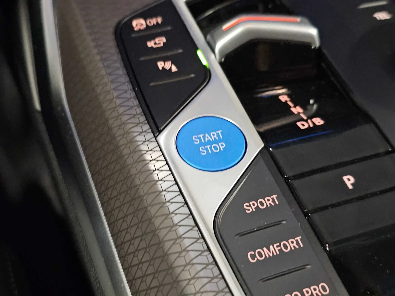 New 2026 Skyscraper Grey Metallic BMW xDrive40 image 21
