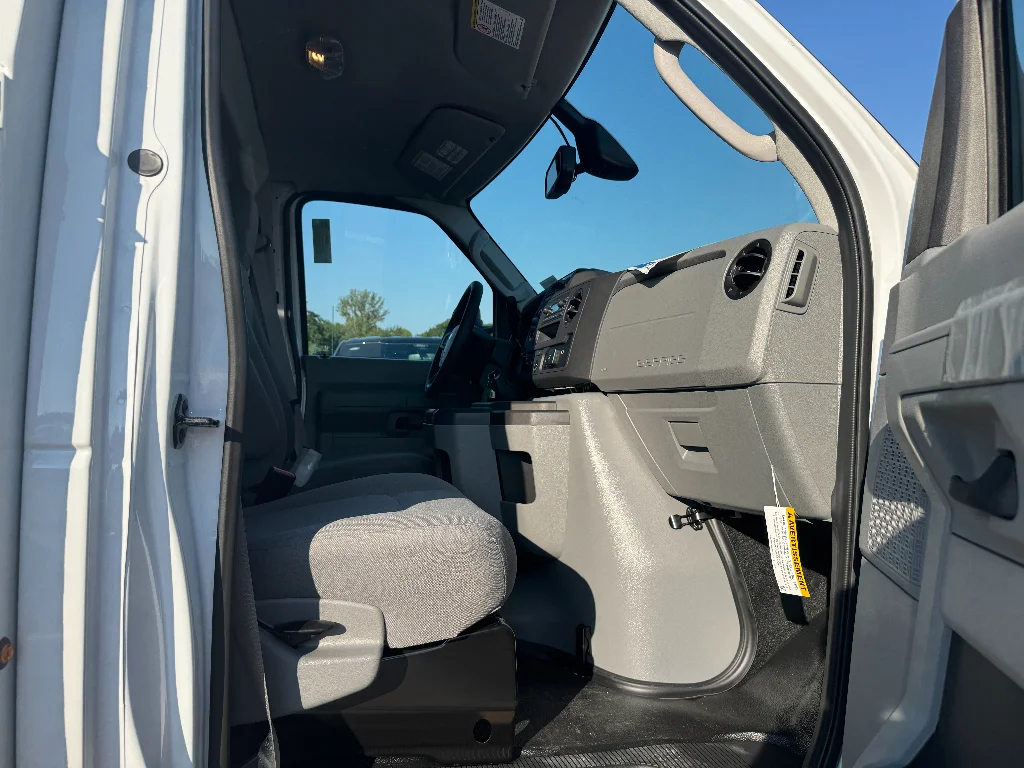 New 2027 Oxford White Ford Knapheide KUV image 15
