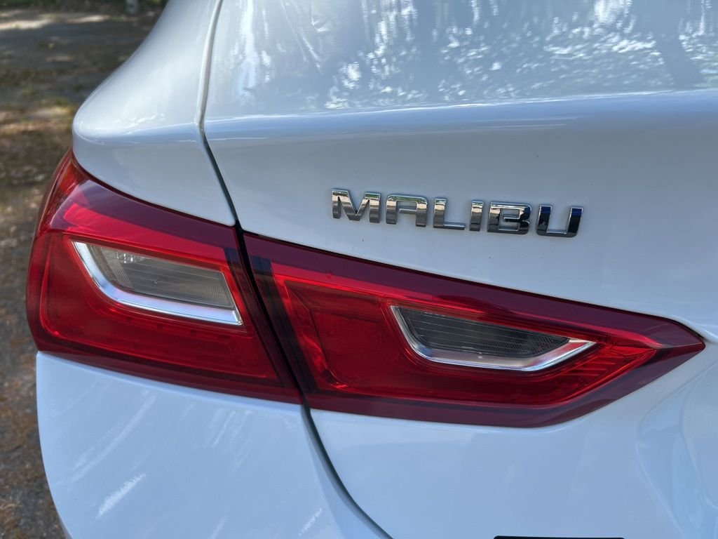 Used 2023 White Chevrolet LT image 11