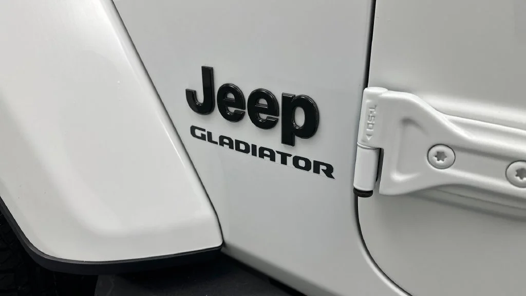 Used 2021 White Jeep High Altitude image 25