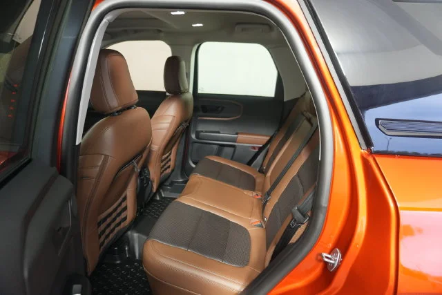 Used 2023 Hot Pepper Red Tinted Clearcoat Ford Badlands image 25