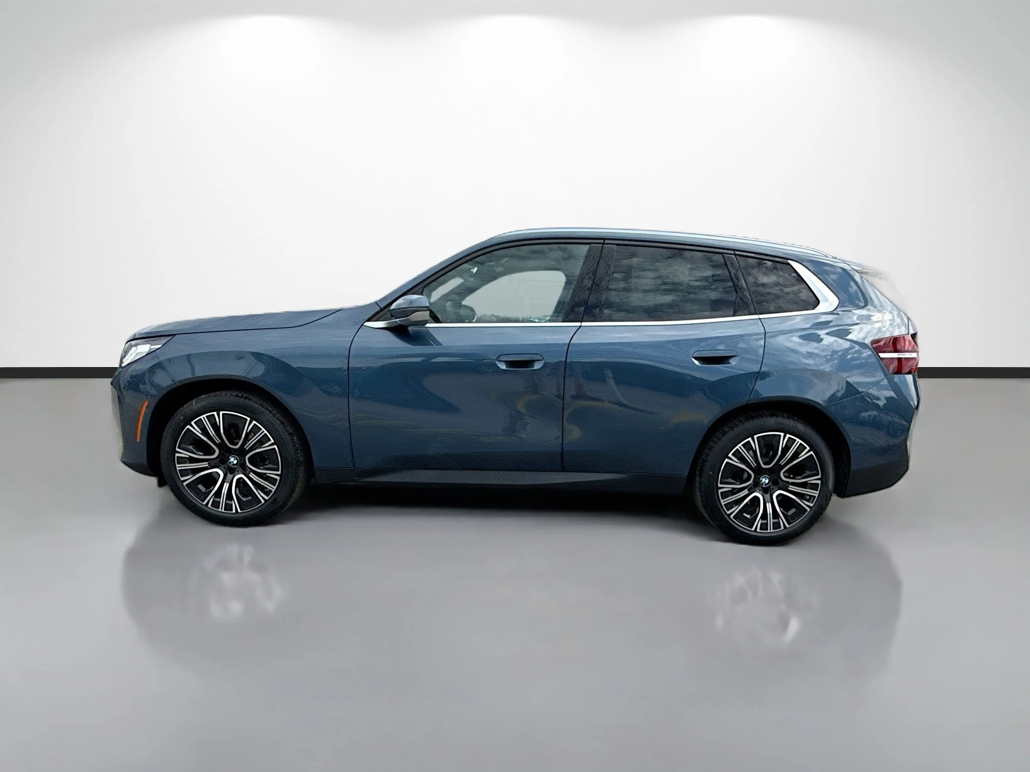 New 2026 Arctic Race Blue metallic BMW 30 xDrive image 6
