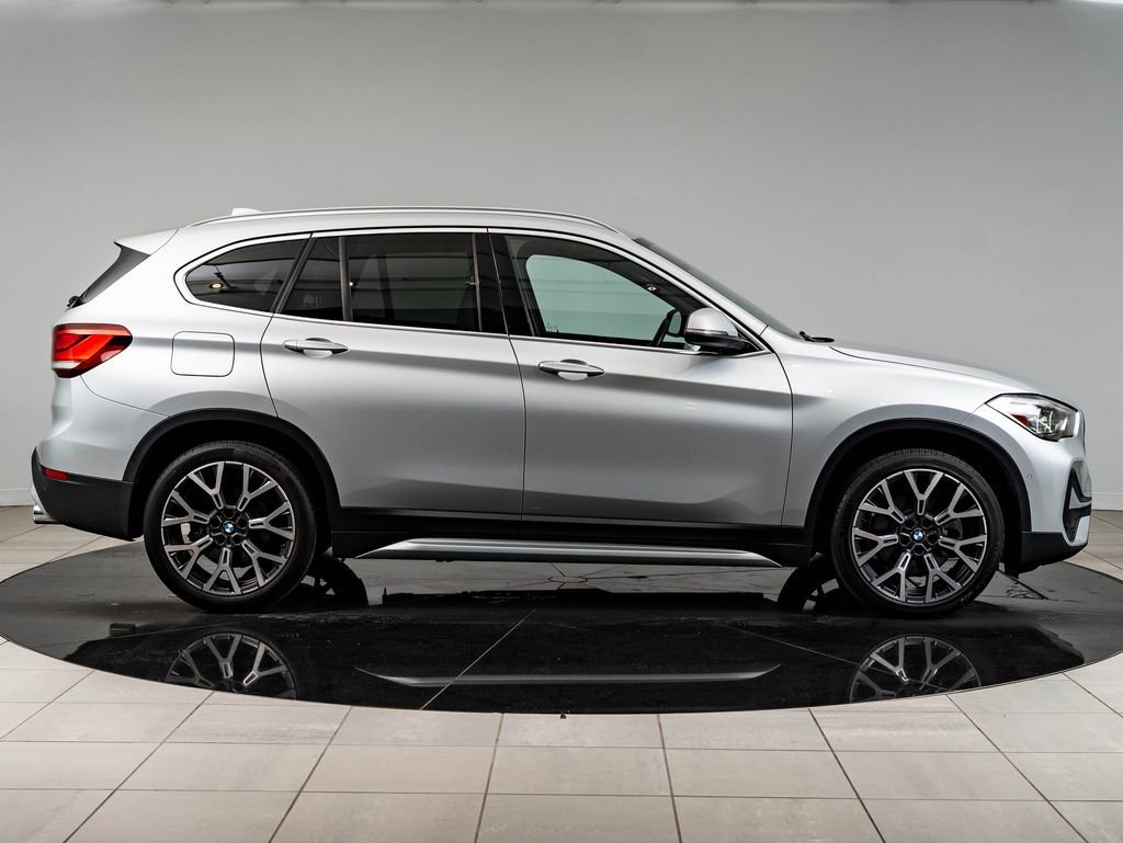 Used 2021 Glacier Silver Metallic BMW sDrive28i image 11