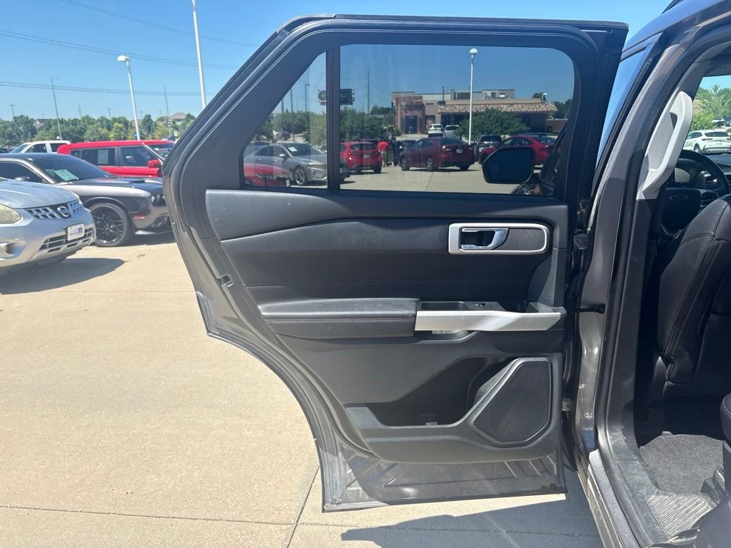 Used 2021 Gray Metallic Ford XLT image 34