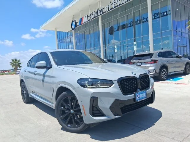 2025 BMW X4 xDrive30i's photo