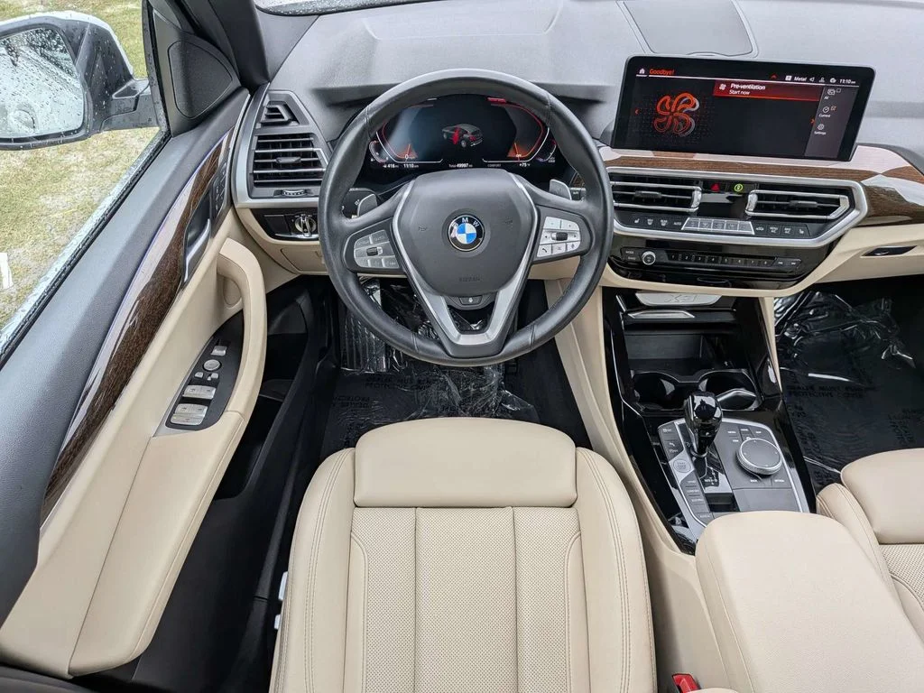 Used 2022 White BMW sDrive30i image 16