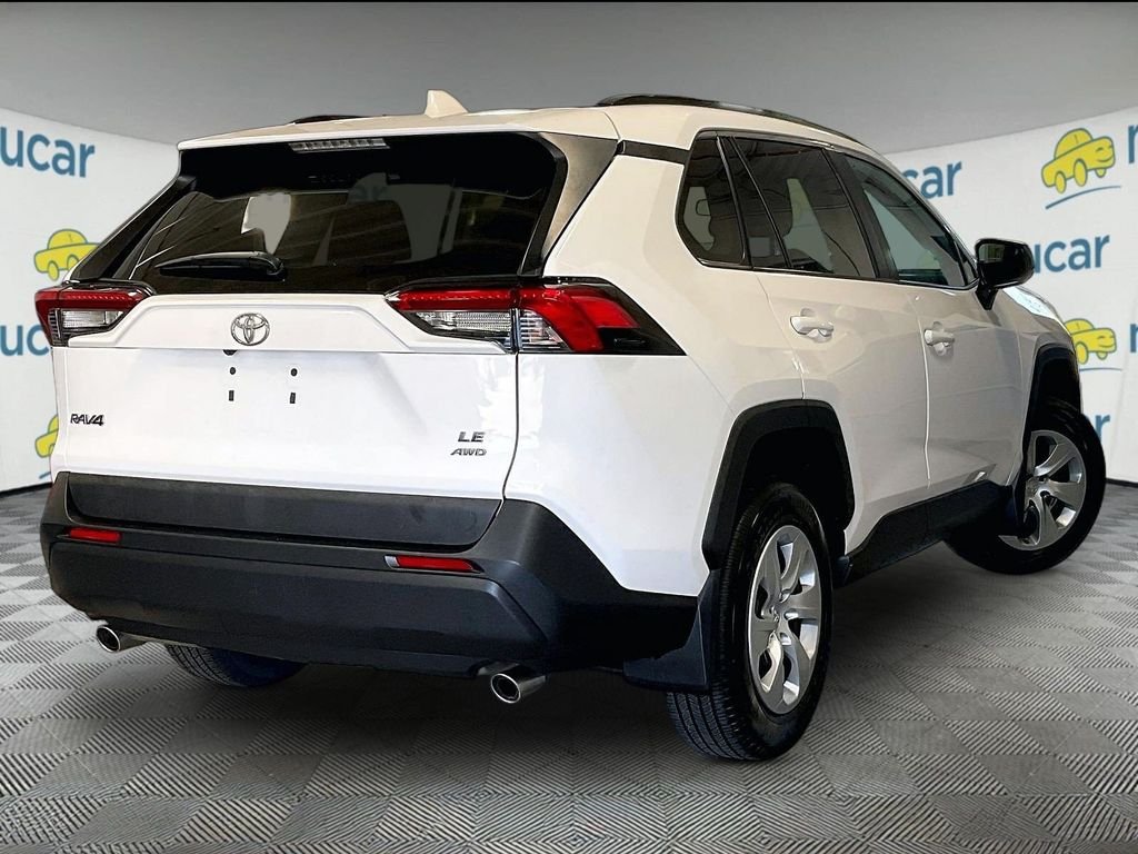 Used 2019 White Toyota LE image 5