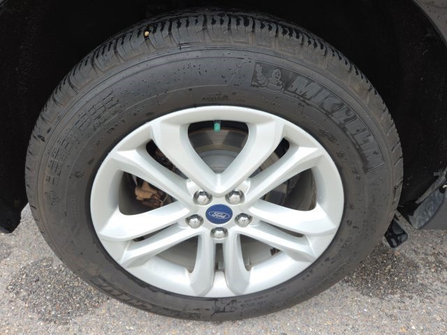Used 2019 Black Metallic Ford SEL image 21