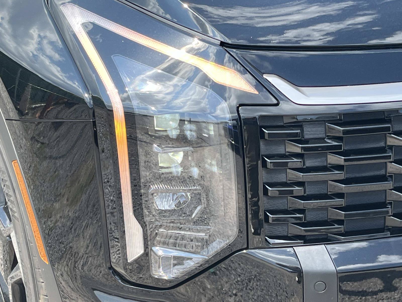 New 2027 Ebony Black Kia EX image 9