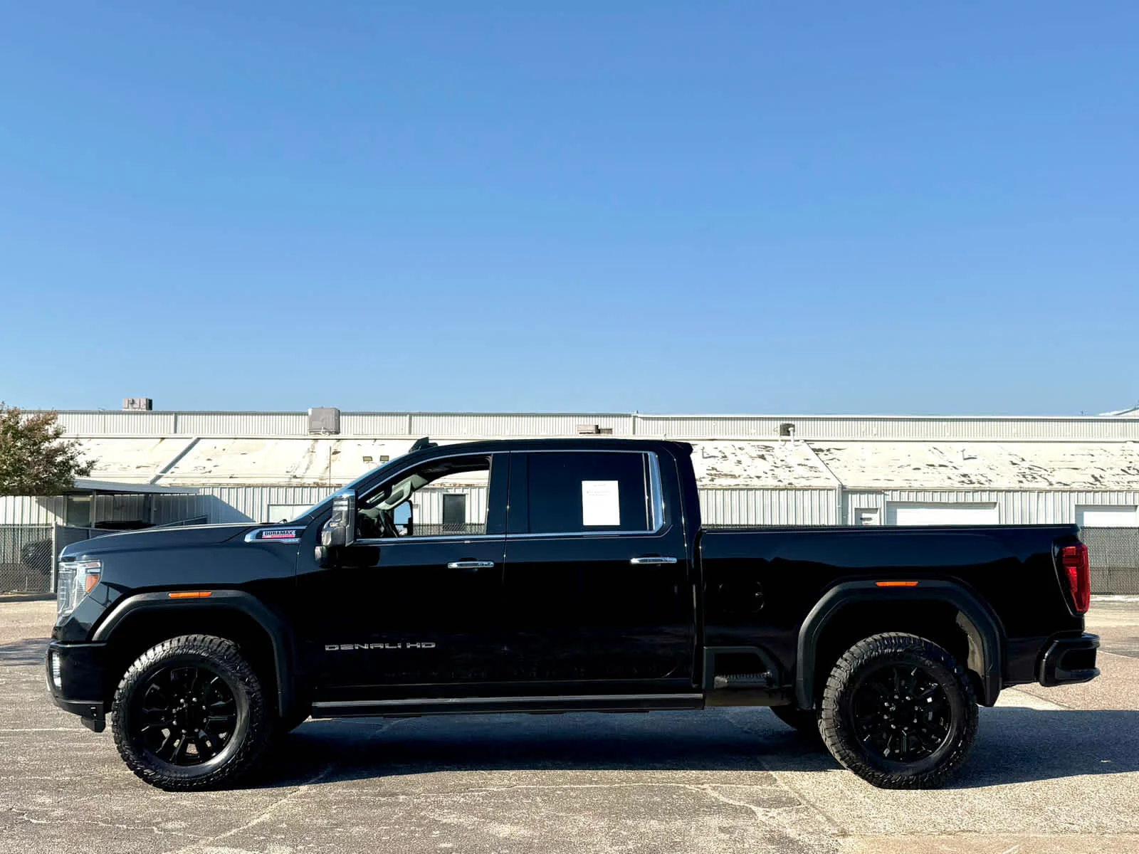 Used 2022 EBONY TWILIGHT METALLIC GMC Denali image 2