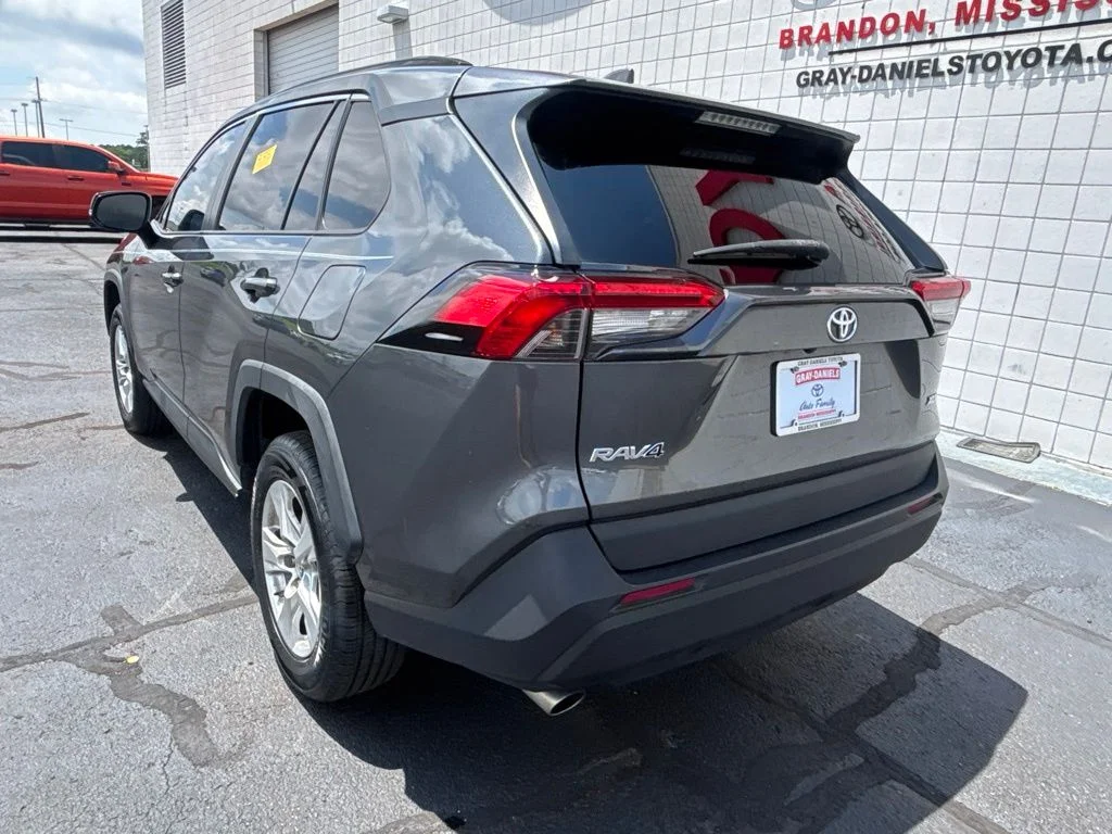 Used 2019 Gray Toyota XLE image 4