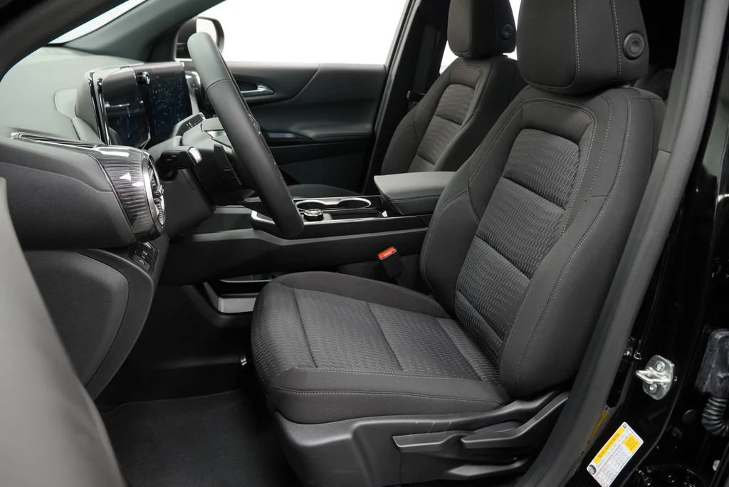 2027 Chevrolet Equinox LT - Photo 7