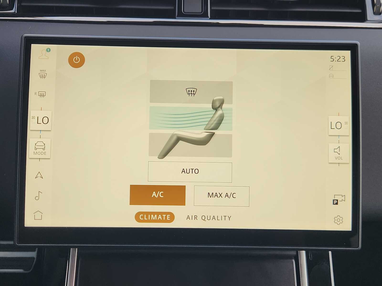 New 2026 Fuji White Land Rover Hoxton Edition image 18