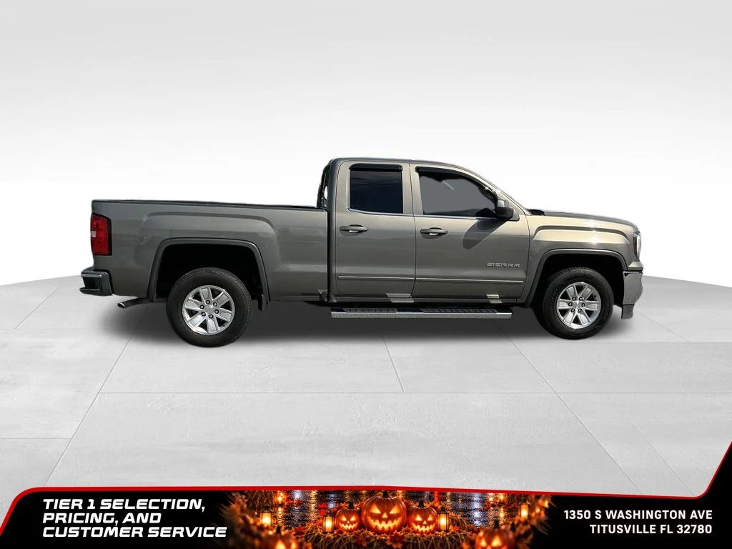 Used 2017 PEPPERDUST METALLIC GMC SLE image 11