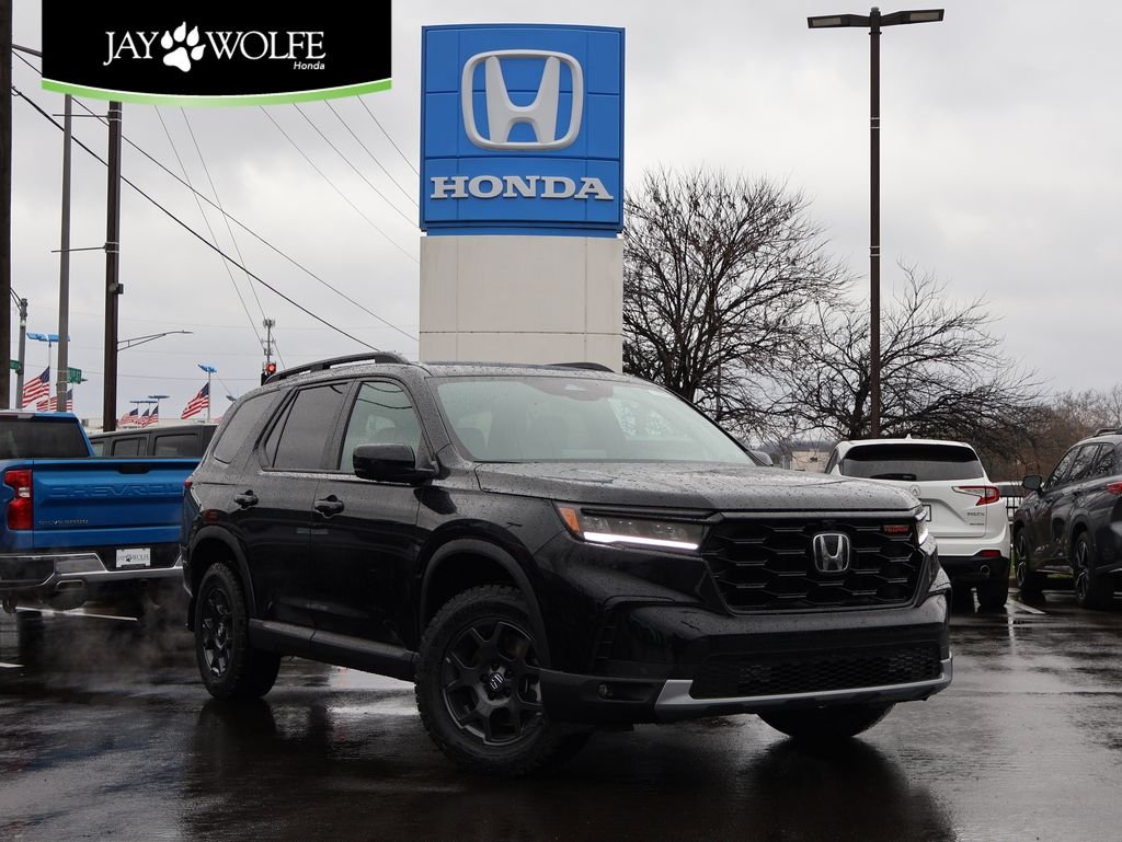 Used 2025 Black Honda TrailSport image 1