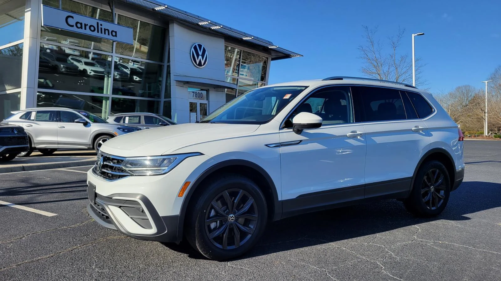 2024 Volkswagen Tiguan 2.0T SE's photo