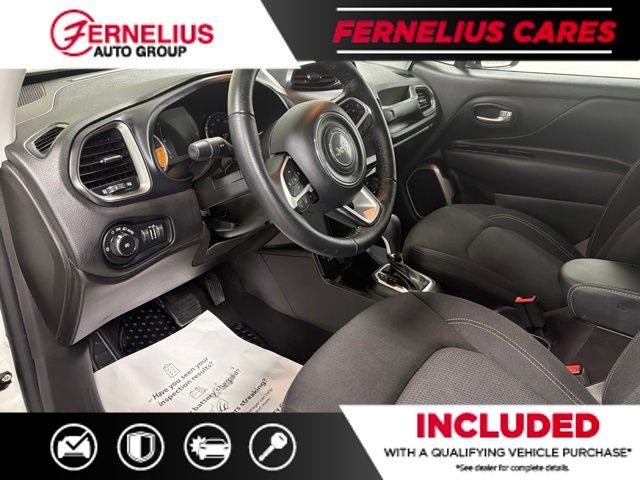 Used 2023 White Jeep Latitude image 30