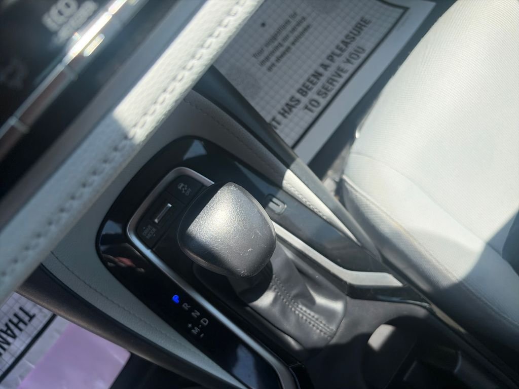 2024 Toyota Corolla Hatchback SE - Photo 23